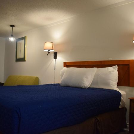 Knights Inn Farmington Hills Kültér fotó